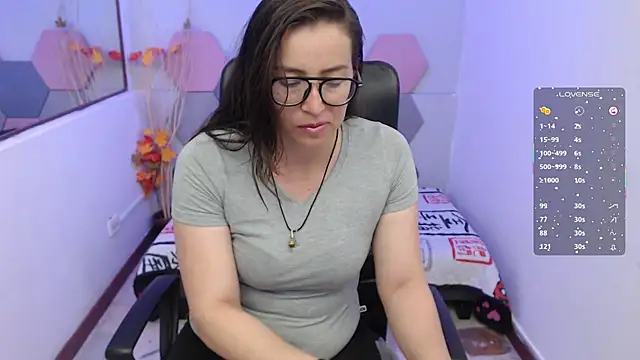 Snapshot of Lui_Fer01 chatting on 10-15-25, 10:34 Lui Fer01 online show from 10-15-25, 10:34