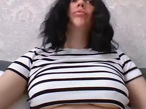 Snapshot of Yanorell chatting on 03-04-26, 06:43 Yanorell online show from 03-04-26, 06:43