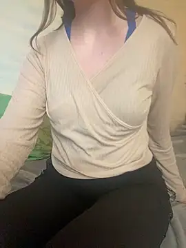 Snapshot of KittieCreme chatting on 04-11-26, 11:58 KittieCreme online show from 04-11-26, 11:58
