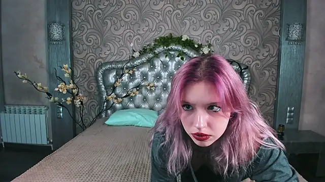 FaeRozellin online show from 10-13-25, 10:21