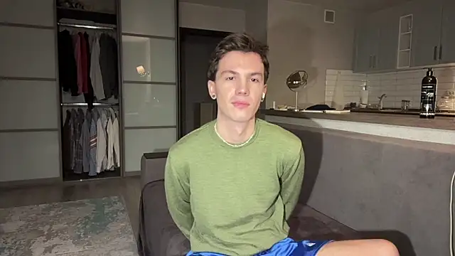 Jeremy1Scott online show from 11-10-25, 03:33