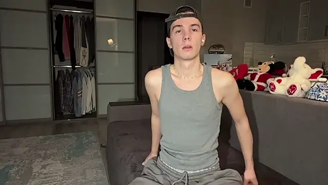 Jeremy1Scott online show from 11-21-25, 03:27