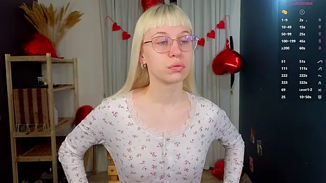 Snapshot of lovedrope chatting on 02-15-26, 06:25 lovedrope online show from 02-15-26, 06:25