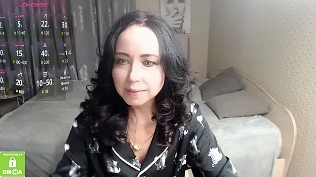 beautiful moon3 online show from 12-17-25, 02:44