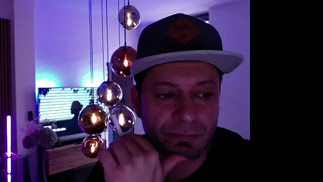 justtomas online show from 10-17-25, 09:23