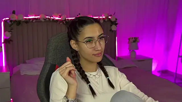 RebeckaThornton online show from 11-16-25, 11:48