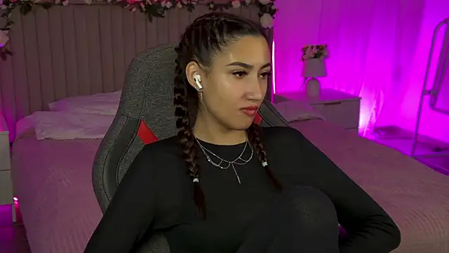 RebeckaThornton online show from 11-19-25, 06:08