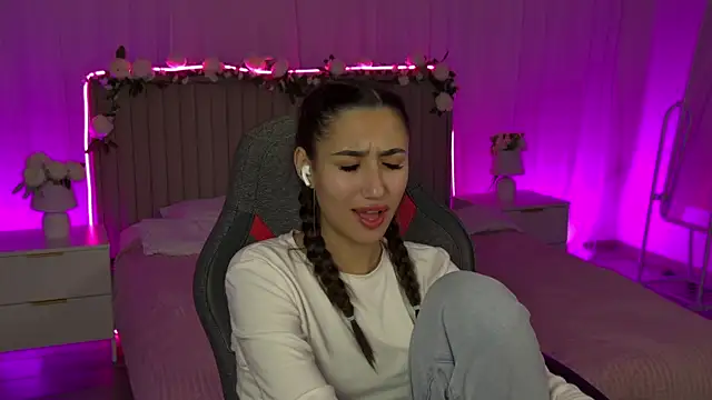 RebeckaThornton online show from 11-16-25, 11:52