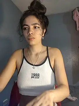 Sofia Rodriguez8 online show from 10-15-25, 09:50
