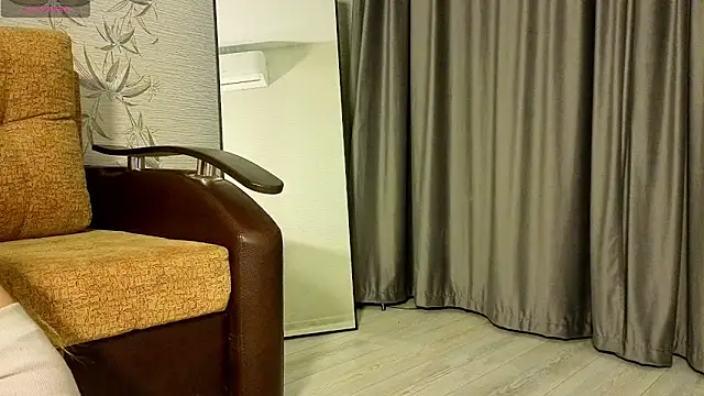 MissPompadure online show from 04-12-26, 07:50