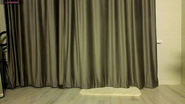 MissPompadure online show from 04-08-26, 09:27