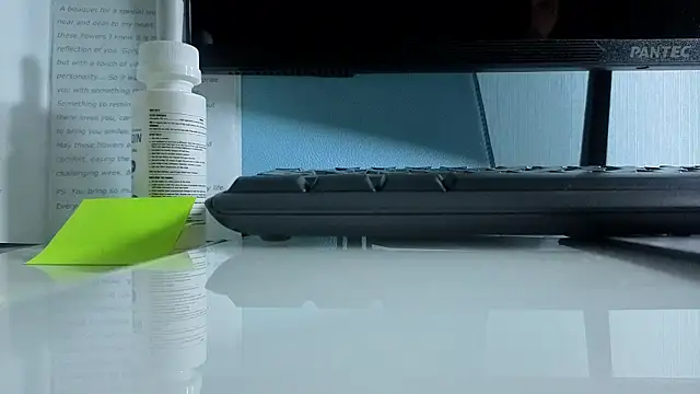 Snapshot of MissPompadure chatting on 10-22-25, 03:33 MissPompadure online show from 10-22-25, 03:33