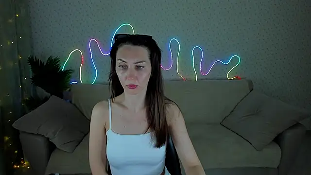 Lilith Sora online show from 12-15-25, 11:49