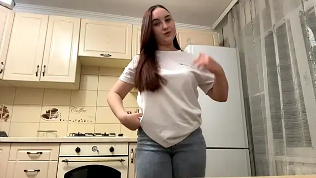 Snapshot of DaisyMolly chatting on 10-26-25, 05:46 DaisyMolly online show from 10-26-25, 05:46