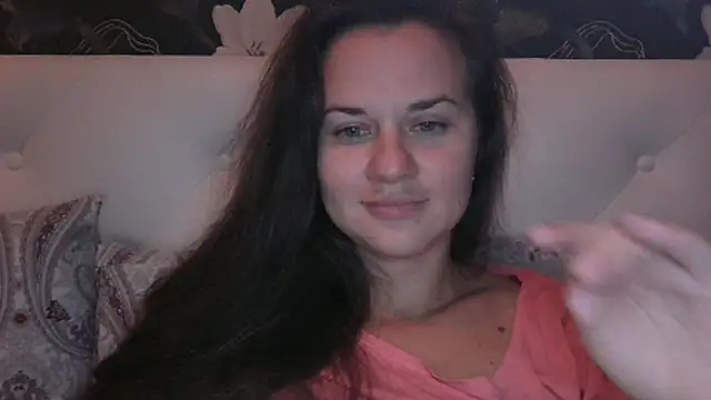 GiaaCaranggi online show from 10-17-25, 07:37