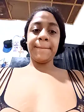 Snapshot of lacrespa24 chatting on 11-15-25, 11:31 lacrespa24 online show from 11-15-25, 11:31