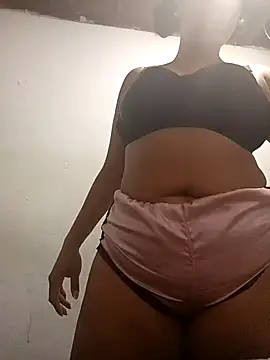 Snapshot of lacrespa24 chatting on 10-29-25, 01:48 lacrespa24 online show from 10-29-25, 01:48