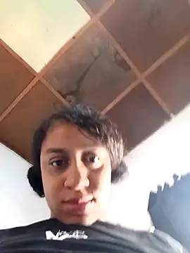 Snapshot of lacrespa24 chatting on 10-31-25, 01:52 lacrespa24 online show from 10-31-25, 01:52