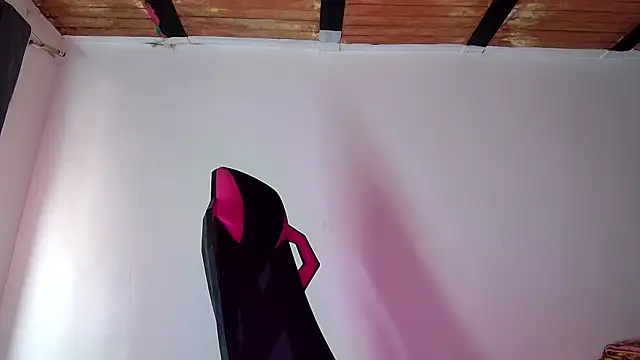 Trix ebony online show from 10-29-25, 08:19