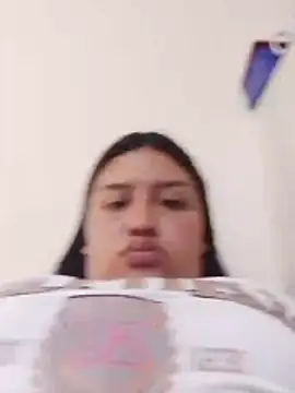 Snapshot of natt-bigass chatting on 02-10-26, 05:23 natt-bigass online show from 02-10-26, 05:23