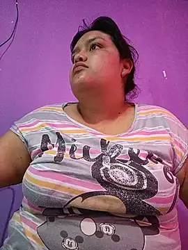 Snapshot of natt-bigass chatting on 05-17-26, 05:24 natt-bigass online show from 05-17-26, 05:24