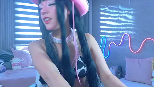 Naaomi cute online show from 11-01-25, 04:23