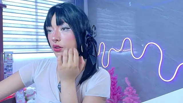 Naaomi cute online show from 12-19-25, 04:09