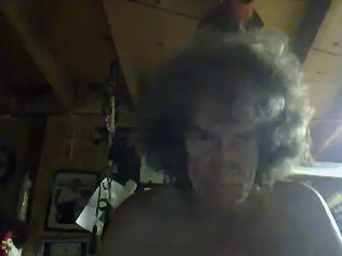 Snapshot of OldManOnline chatting on 06-12-26, 09:18 OldManOnline online show from 06-12-26, 09:18