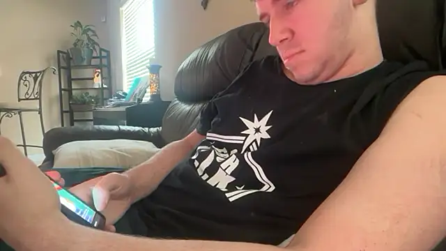 Snapshot of eddieeeeee1232 chatting on 12-05-25, 04:38 eddieeeeee1232 online show from 12-05-25, 04:38