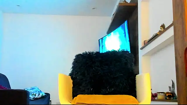 Snapshot of katcum02 chatting on 05-28-26, 10:59 katcum02 online show from 05-28-26, 10:59