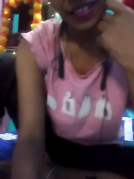 Snapshot of Prishacam2 chatting on 10-30-25, 05:28 Prishacam2 online show from 10-30-25, 05:28