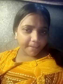 Snapshot of Hot-ranisa chatting on 10-13-25, 04:52 Hot-ranisa online show from 10-13-25, 04:52