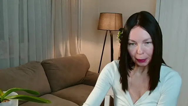 LittleNicolee online show from 12-05-25, 06:39