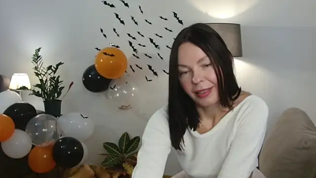 LittleNicolee online show from 10-26-25, 02:50