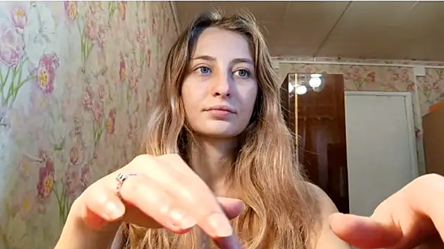 Snapshot of AmeliLia chatting on 10-20-25, 11:33 AmeliLia online show from 10-20-25, 11:33