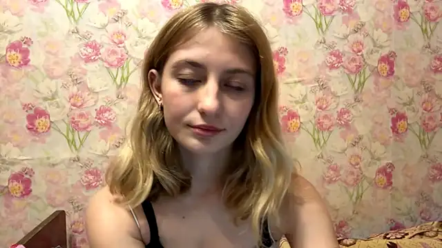 AmeliLia online show from 12-15-25, 04:46