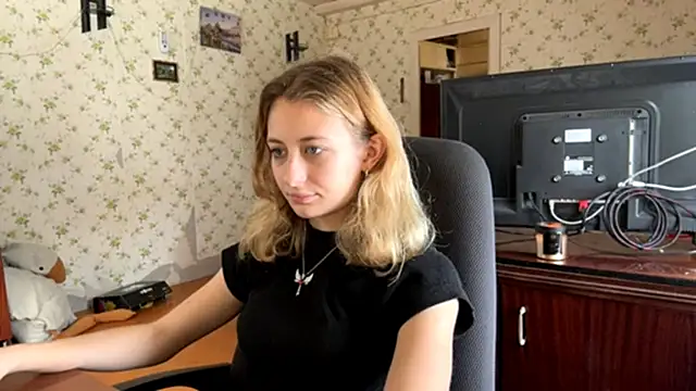 Snapshot of AmeliLia chatting on 03-04-26, 10:34 AmeliLia online show from 03-04-26, 10:34
