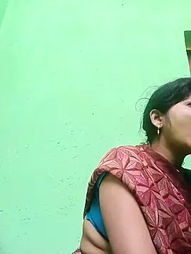 Karishma cute online show from 10-24-25, 04:33