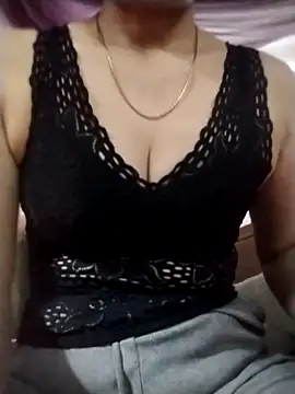 YiyinLy online show from 11-01-25, 11:26