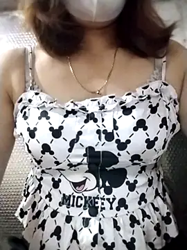 YiyinLy online show from 10-14-25, 02:28