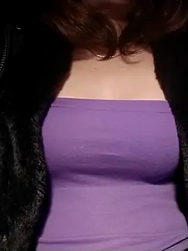 YiyinLy online show from 12-05-25, 09:12