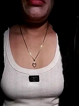 YiyinLy online show from 12-21-25, 08:53