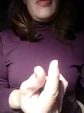 YiyinLy online show from 11-19-25, 09:48