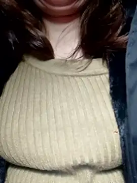 YiyinLy online show from 01-07-26, 07:41