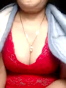 YiyinLy online show from 03-11-26, 09:20