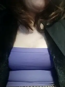 YiyinLy online show from 12-19-25, 08:00