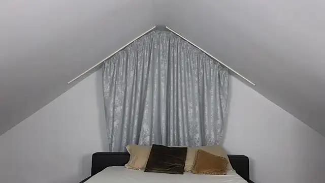 TenderSin online show from 10-23-25, 04:44