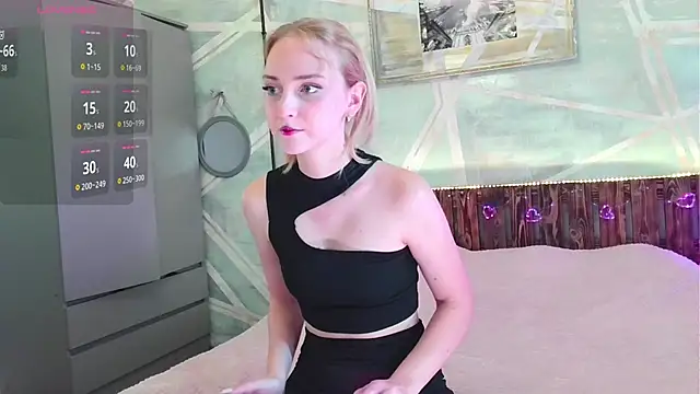 FoxyBlondie online show from 10-16-25, 08:33
