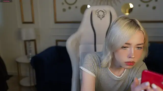 Jessica start online show from 11-28-25, 11:21