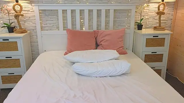 Soft Lilly online show from 04-14-26, 05:34